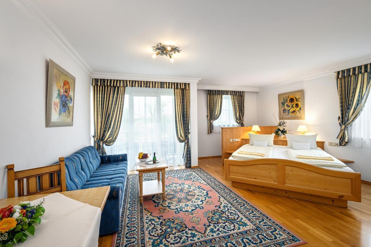 Hotel Preishof Kirchham Eksteriør bilde